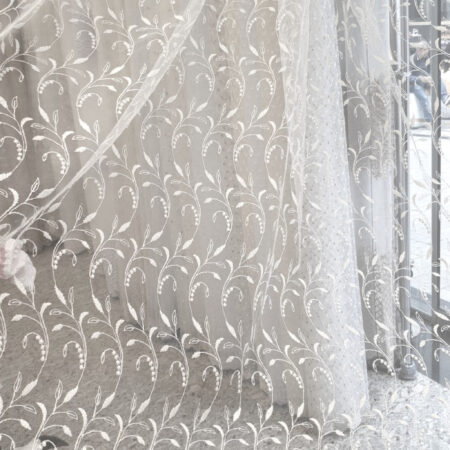 Dienas aizkaru tīkliņš Flora - izskats