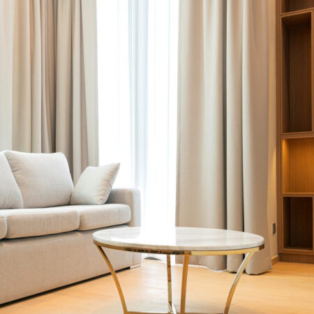 Nakts aizkari samts krēmkrāsa