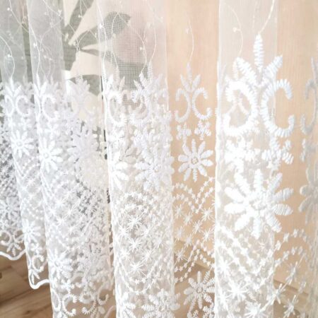 Dienas aizkaru tīkliņš