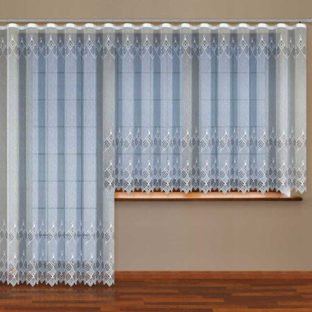 Īss balts dienas aizkars